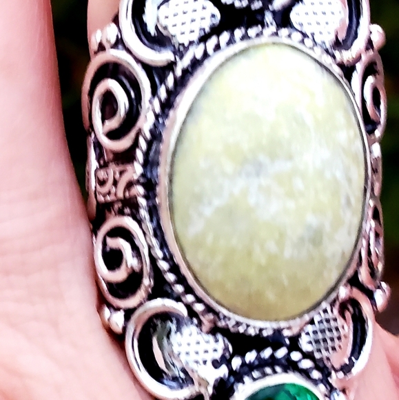 New Lemon Chrysoprase & Peridot 925 Silver Statement Ring. - Picture 10 of 13